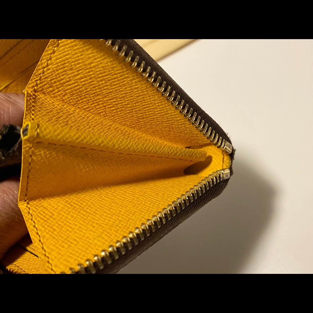 Authentic lv - Picture 6 of 15